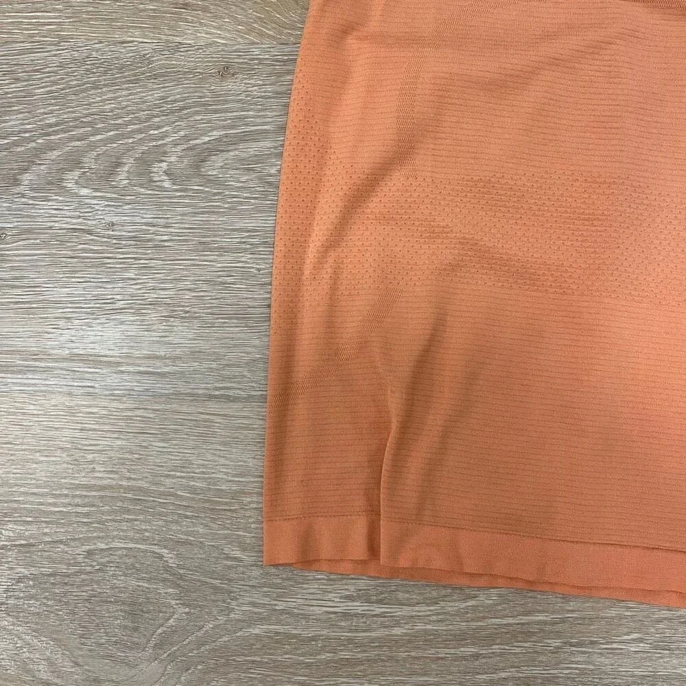 Lululemon Swiftly Tech Racerback Tank Top Women's Size 8 Orange‎ Sleeveless